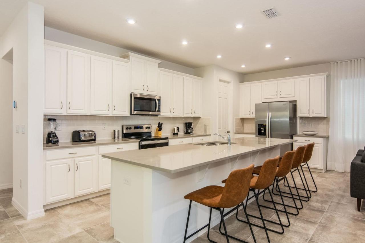 Brand New 9 Bedrooms House With Private Pool, Star Wars Game Room, Theme Rooms And Lake View Sa2145 Kissimmee Exteriör bild